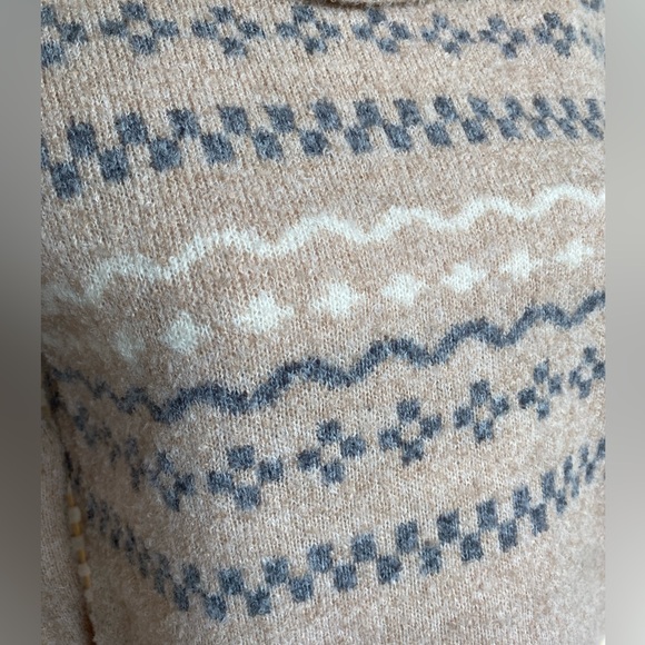 NWT Hem & Thread Fair Isle Turtle Neck Sweater Ivory and Tan with Blue colors - Picture 8 of 12
